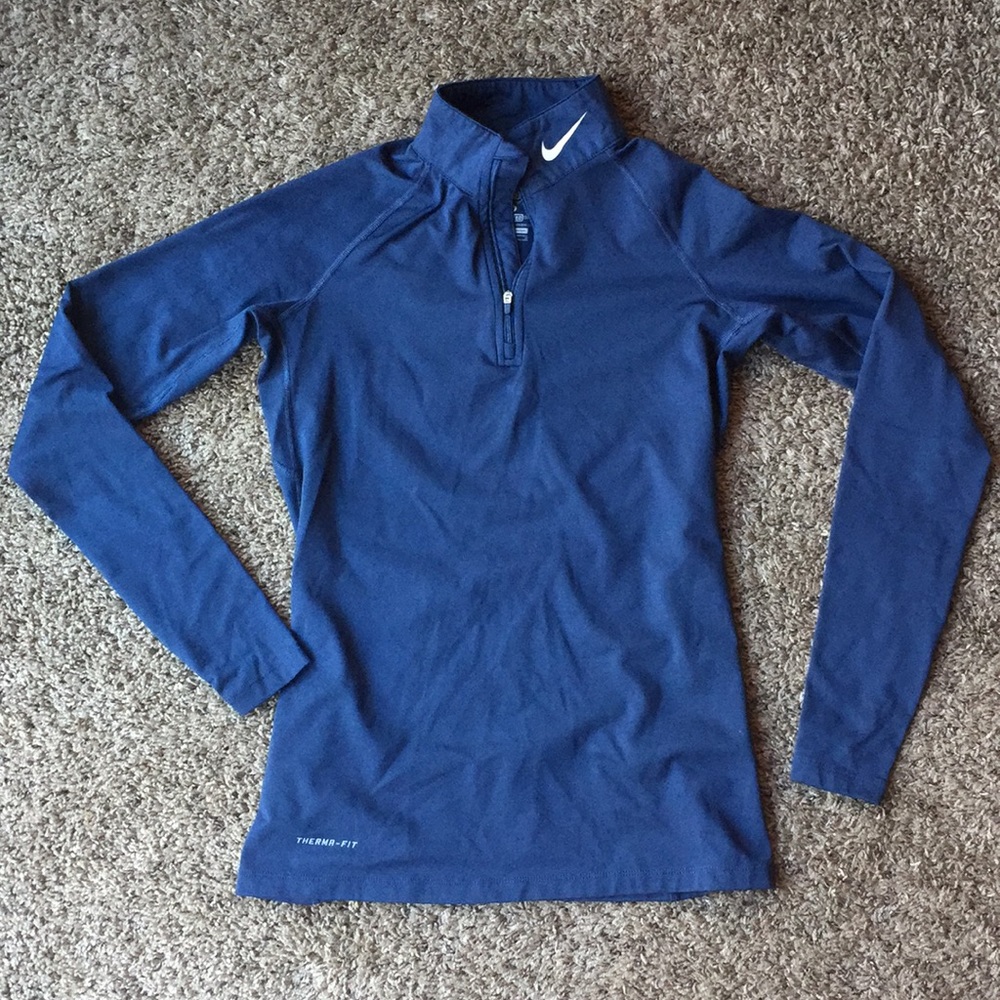 Nike pullover, Navy. Very gently used.